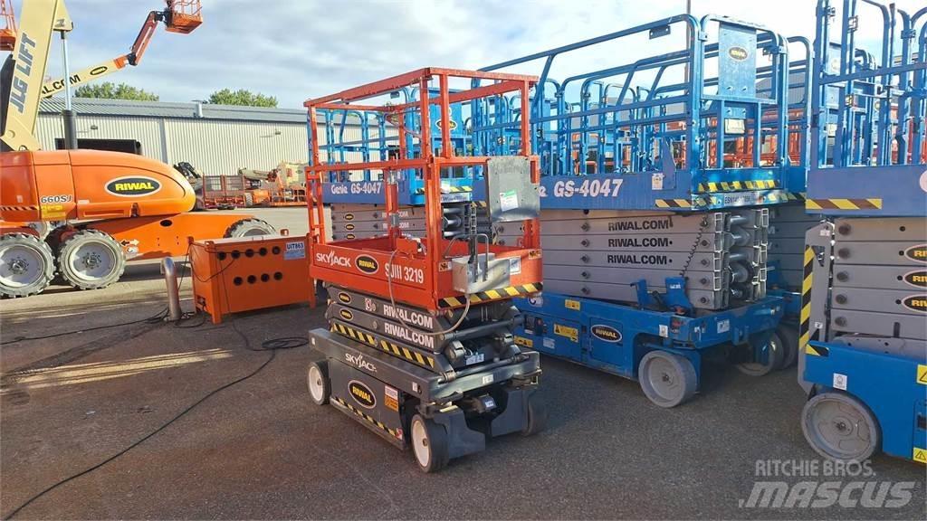 SkyJack SJIII3219 Schaarhoogwerkers