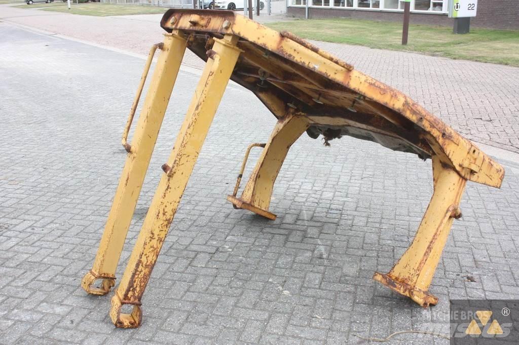 CAT D7H O-rops cab Cabine en interieur