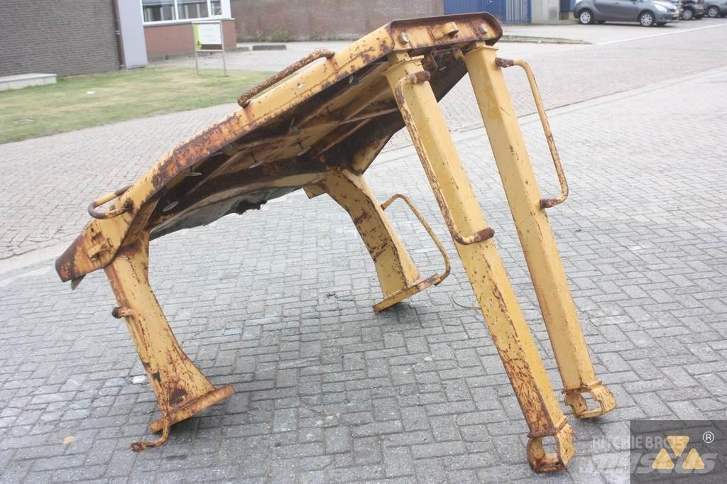 CAT D7H O-rops cab Cabine en interieur