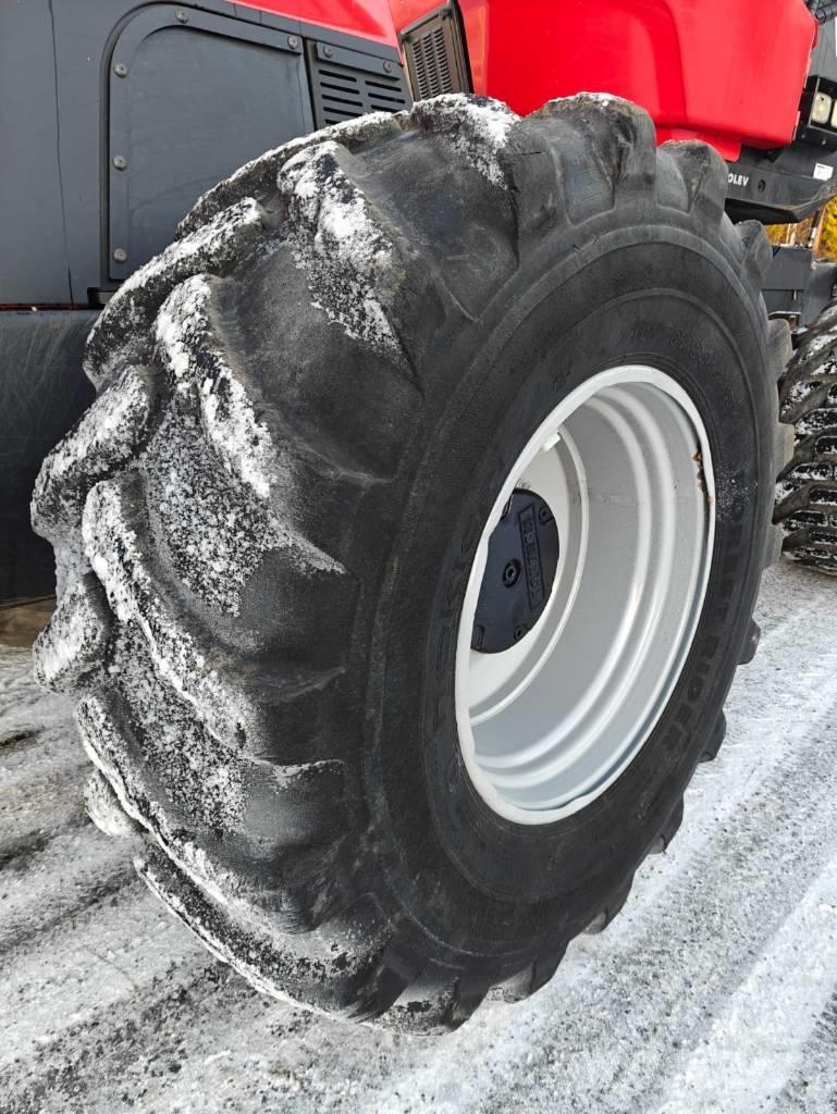 Komatsu 951 Harvesters
