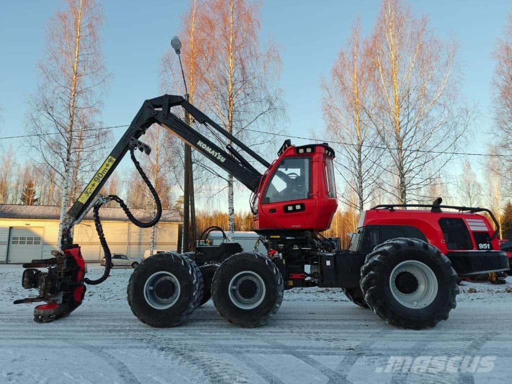 Komatsu 951 Harvesters