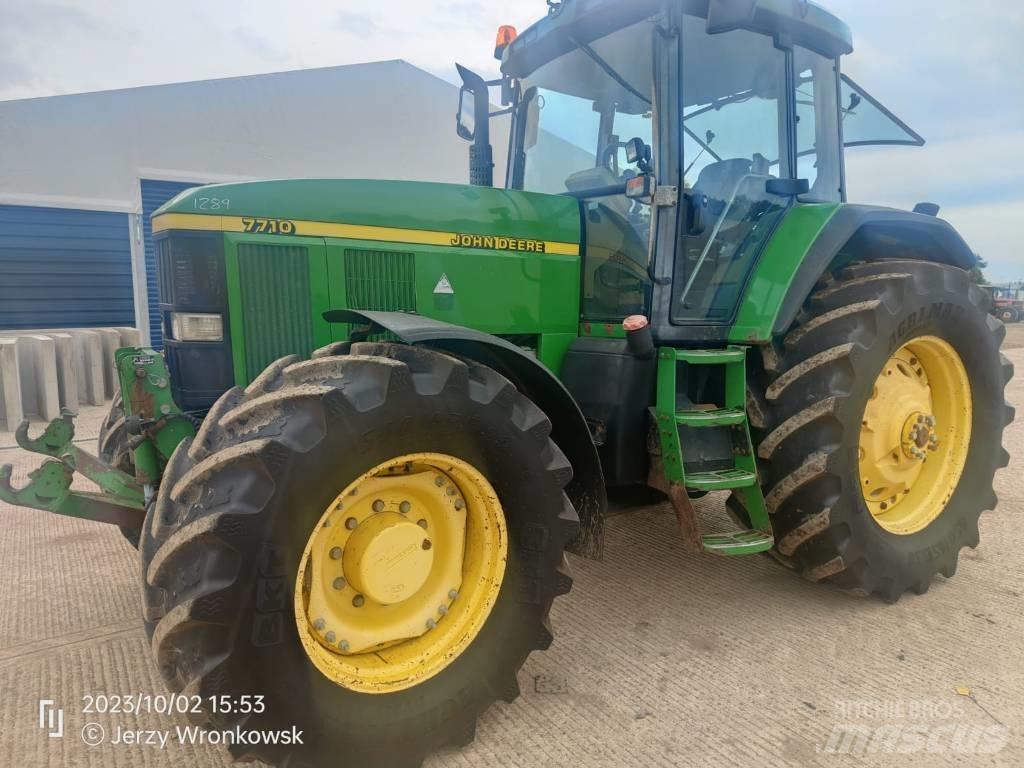 John Deere 7710 Tractoren