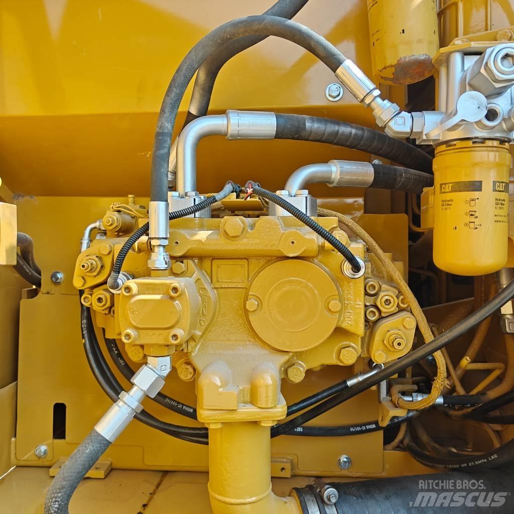 CAT 320D2 Rupsgraafmachines