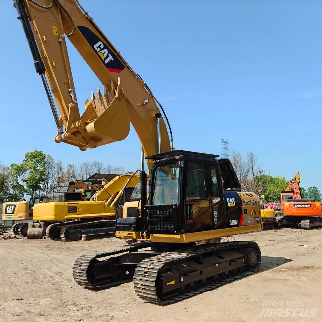 CAT 320D2 Rupsgraafmachines