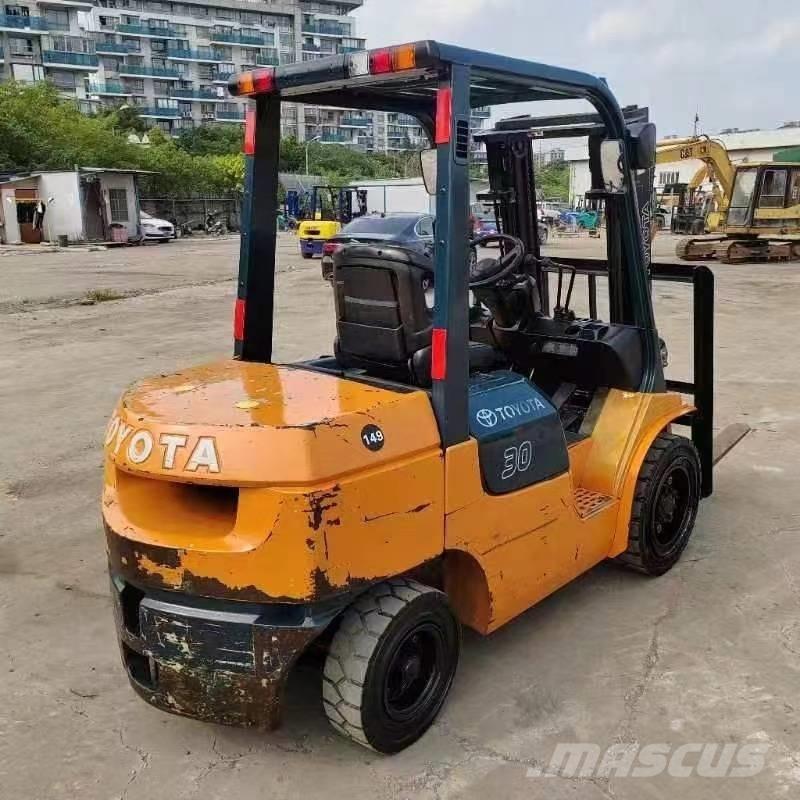 Toyota FD 30 Diesel heftrucks