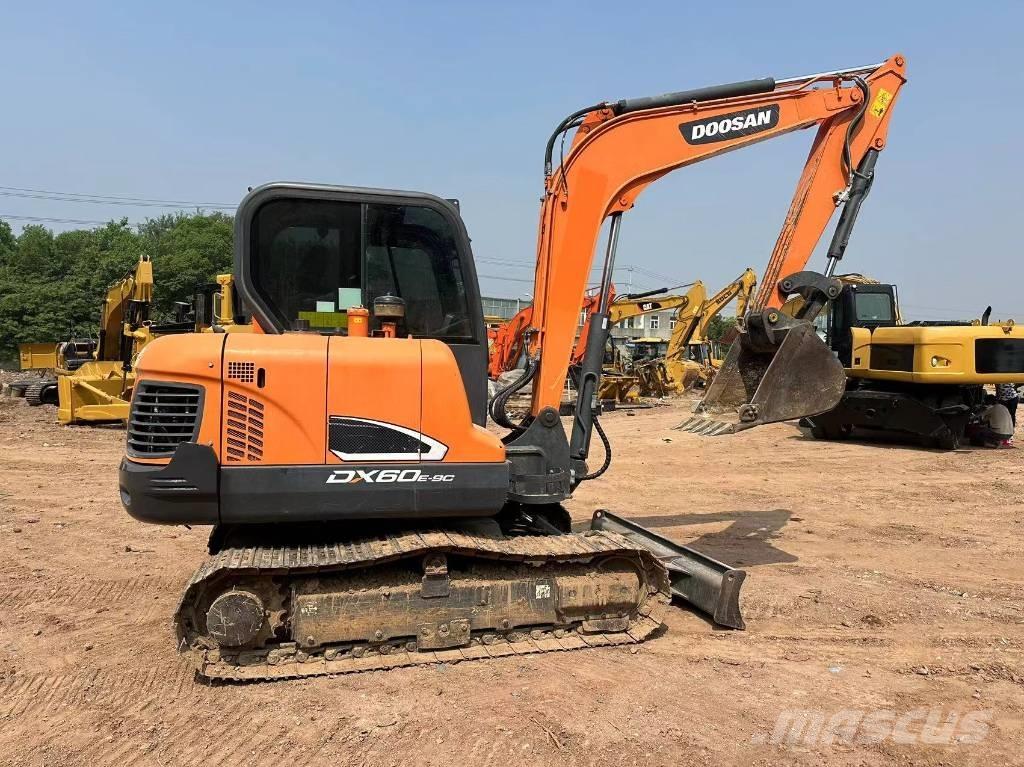 Doosan DX 60 Rupsgraafmachines
