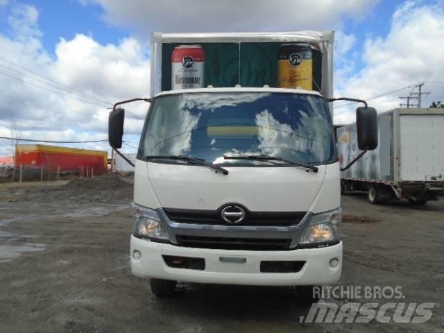 Hino 195 D Bakwagens met gesloten opbouw