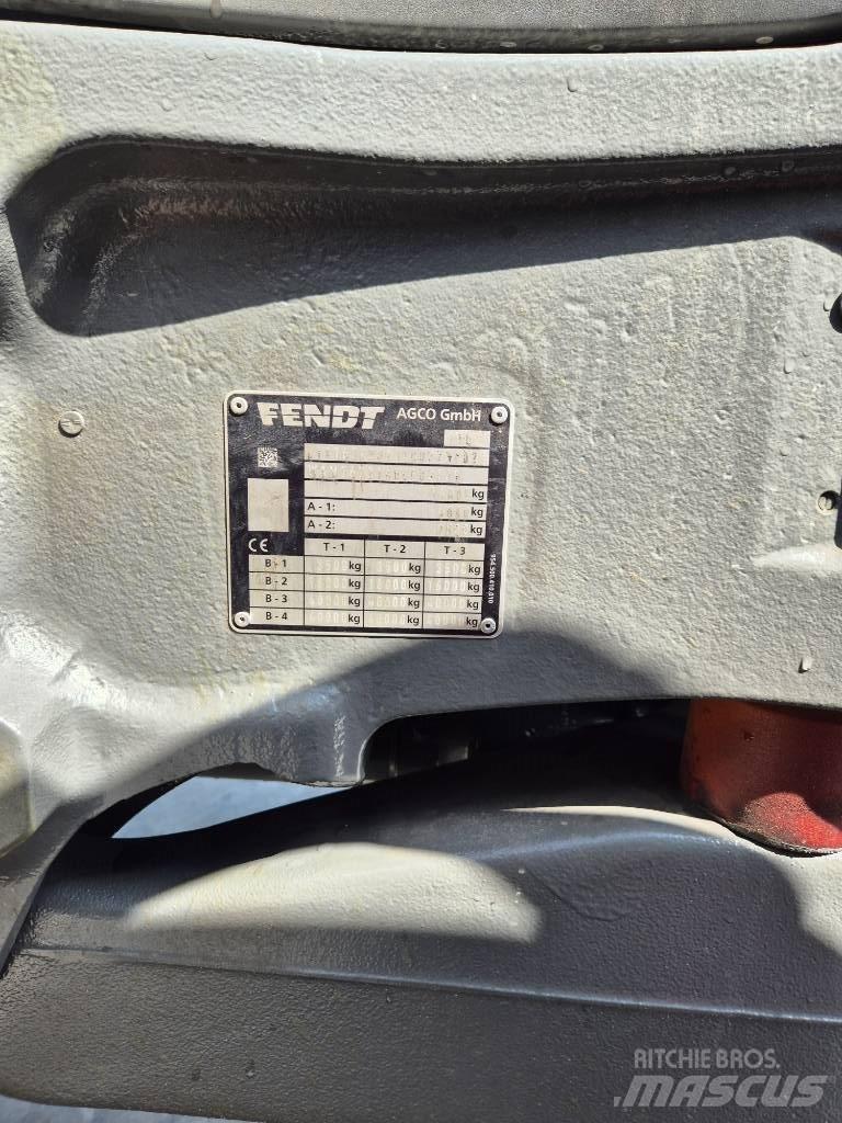 Fendt 718 Vario Tractoren