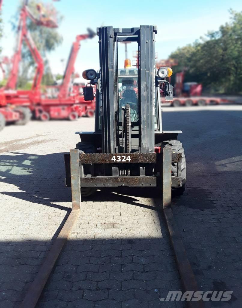 Ausa C 300 H X4 Vorkheftruck voor zwaar terrein