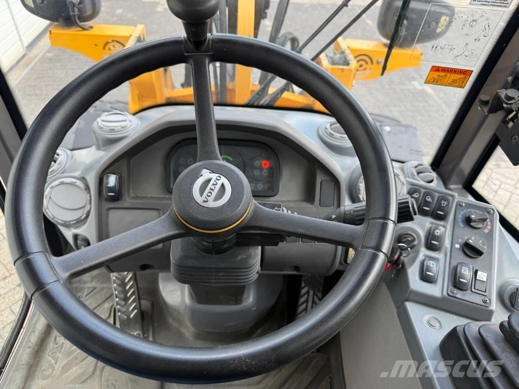 Volvo L 25 F Wielladers