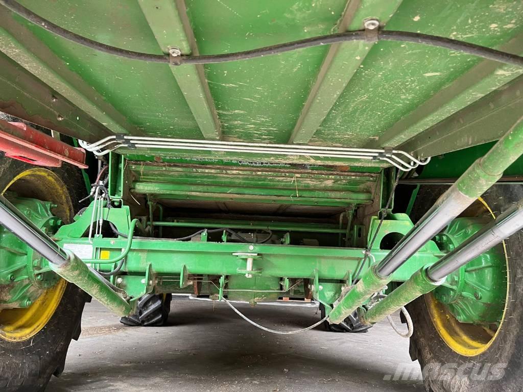 John Deere W 440 Maaidorsmachines