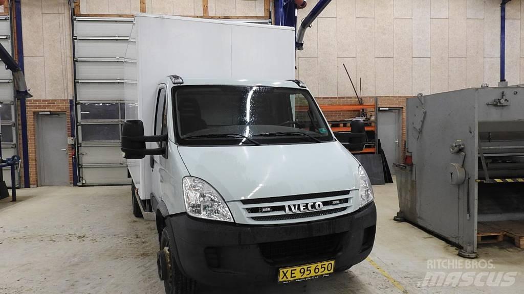 Iveco 65C 18 Bakwagens met gesloten opbouw