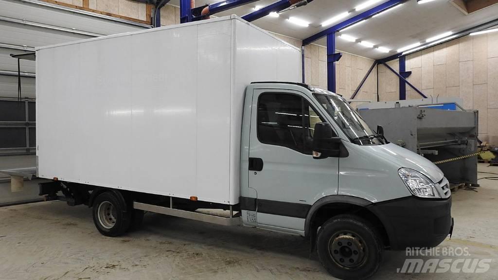 Iveco 65C 18 Bakwagens met gesloten opbouw