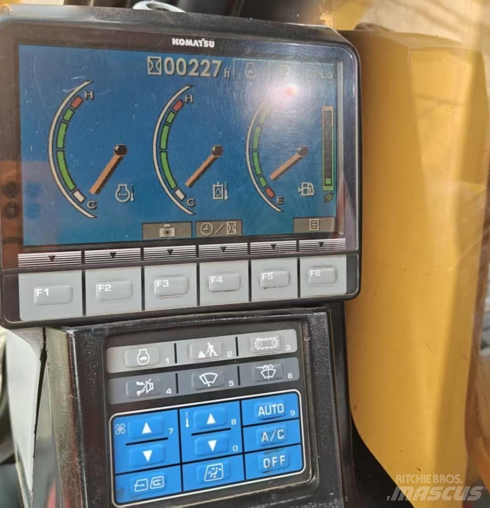 Komatsu 210LC-8 Rupsgraafmachines