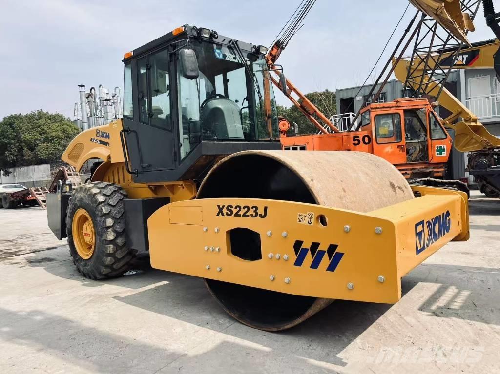 XCMG XS 223 J Trilrolwalsen