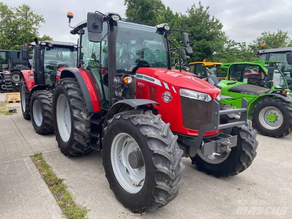 Massey Ferguson 5711 Tractoren
