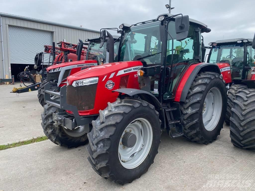Massey Ferguson 5711 Tractoren