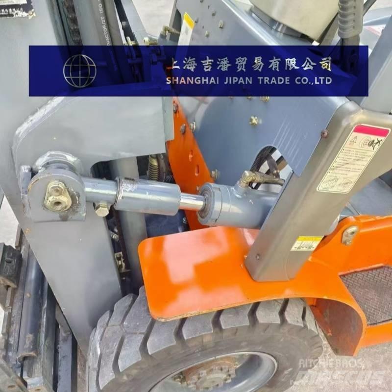 Heli H2000-25 Diesel heftrucks