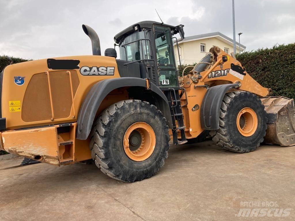 CASE 1121F Wielladers