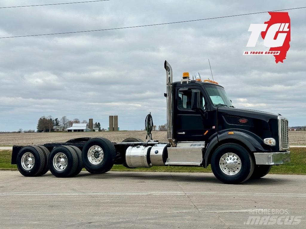 Peterbilt 567 Trekkers