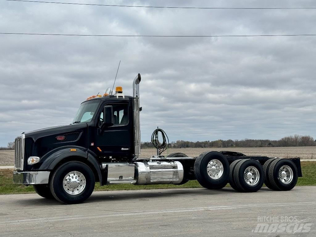 Peterbilt 567 Trekkers