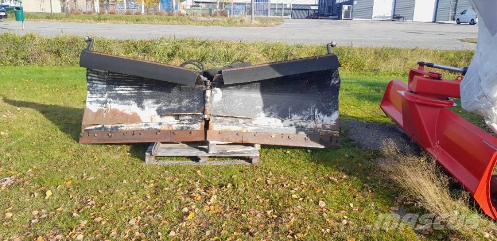 Pome 320 Sneeuwschuivers en -ploegen