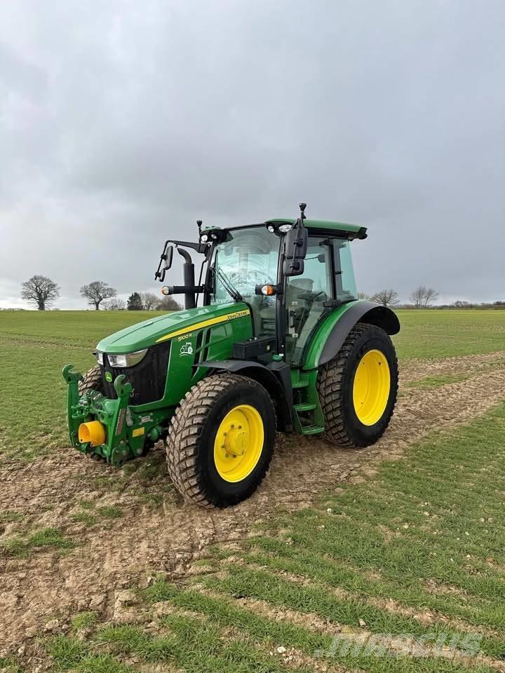 John Deere 5100 R Tractoren