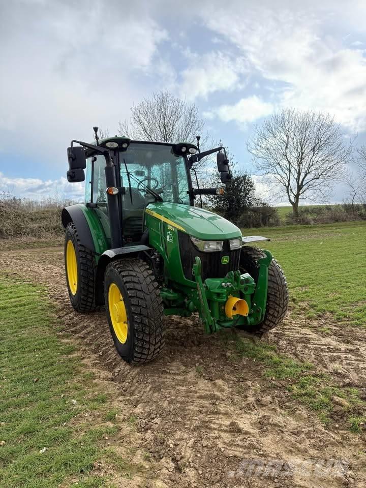 John Deere 5100 R Tractoren
