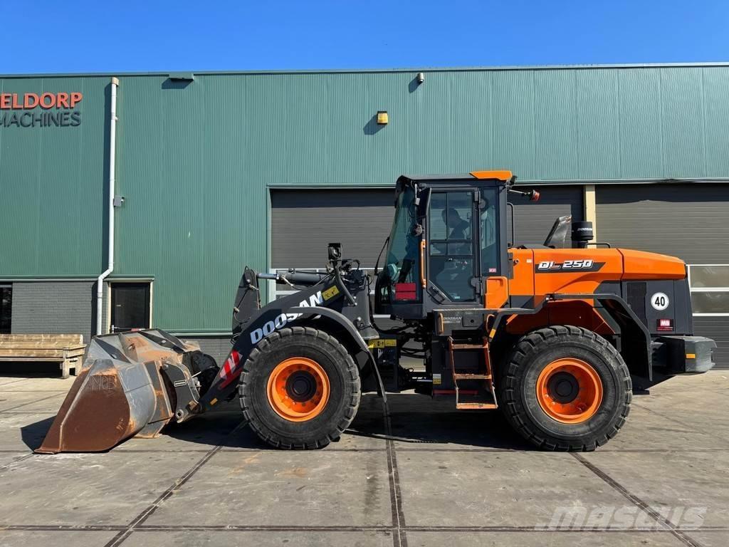 Doosan DL250-7 Wielladers