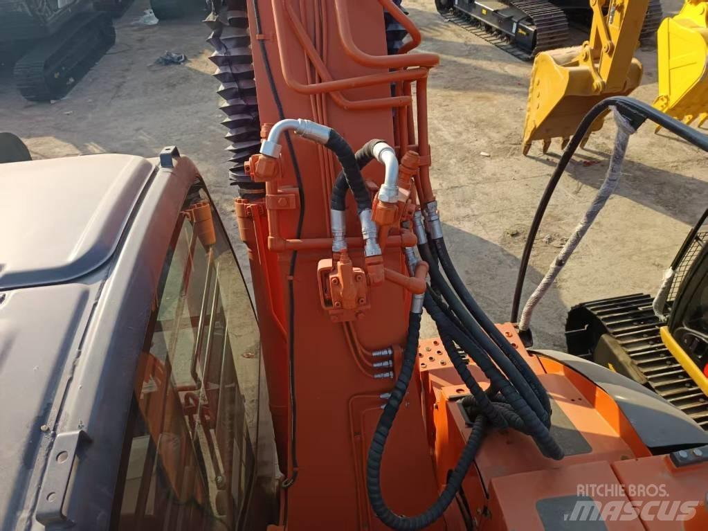 Hitachi ZX135 Rupsgraafmachines