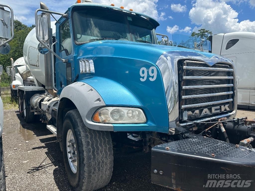 Mack GU 800 Anders