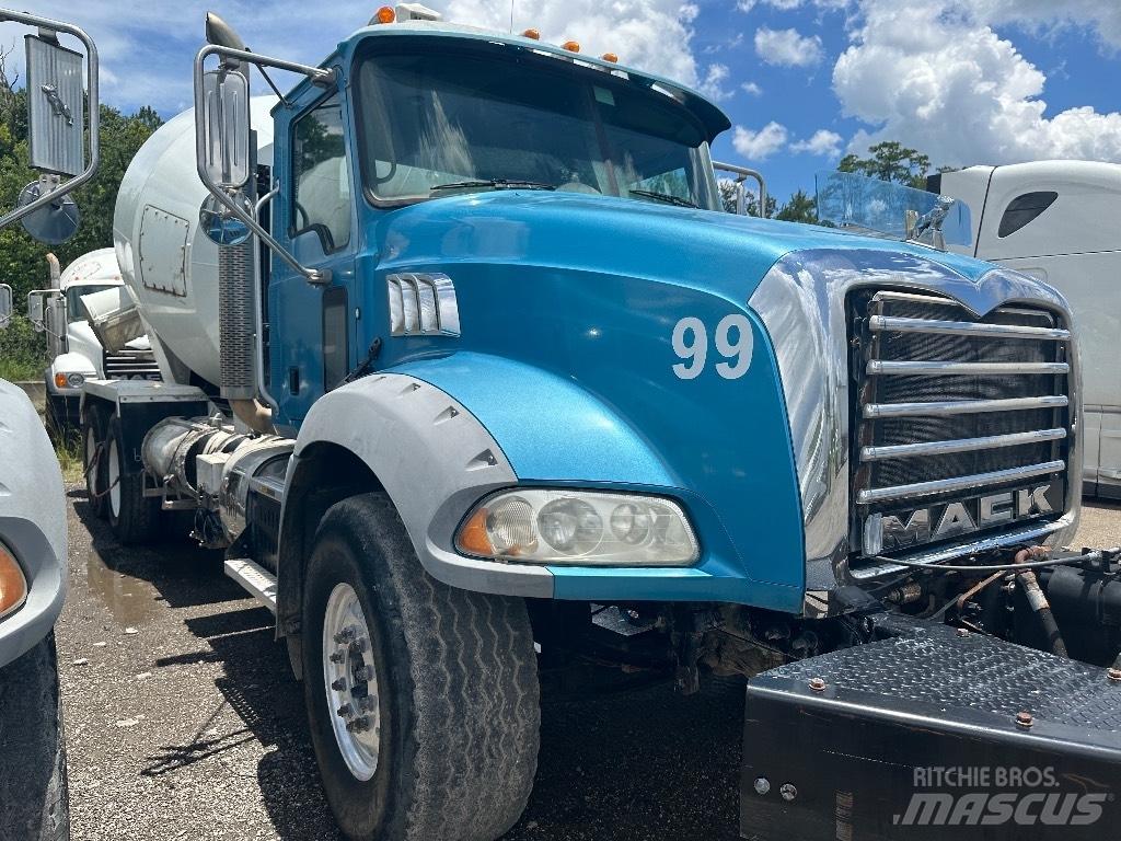 Mack GU 800 Anders