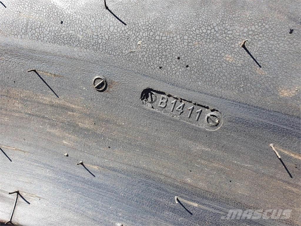 BKT 420/85R30 Banden, wielen en velgen