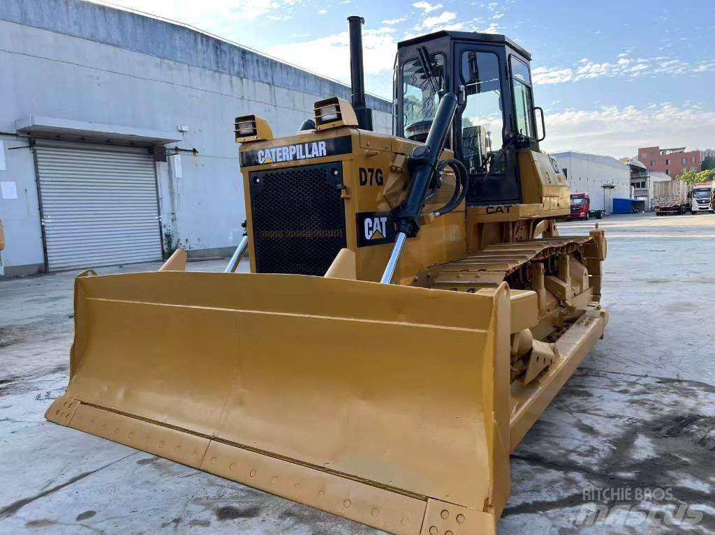 CAT D7G Rupsdozers