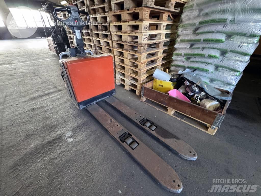 BT LPE 200 Meerij pallettruck met platform
