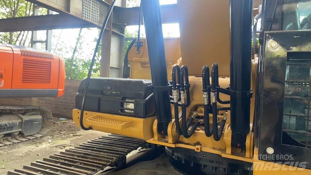 CAT 320D2L Rupsgraafmachines