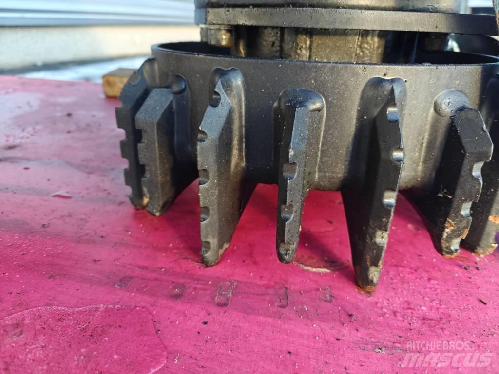 Komatsu C 93 Boomvelkoppen