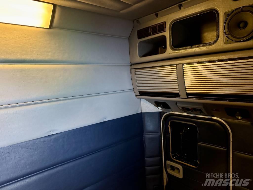 Peterbilt 389 Trekkers