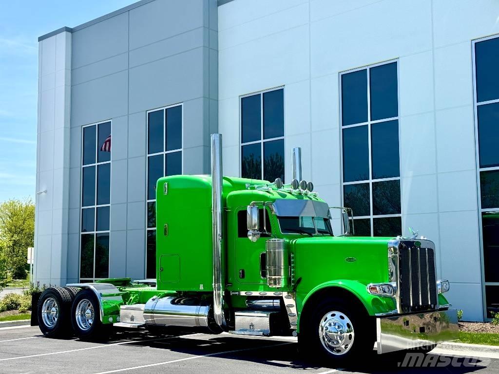 Peterbilt 389 Trekkers