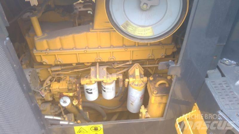 Shantui SD 32 Rupsdozers
