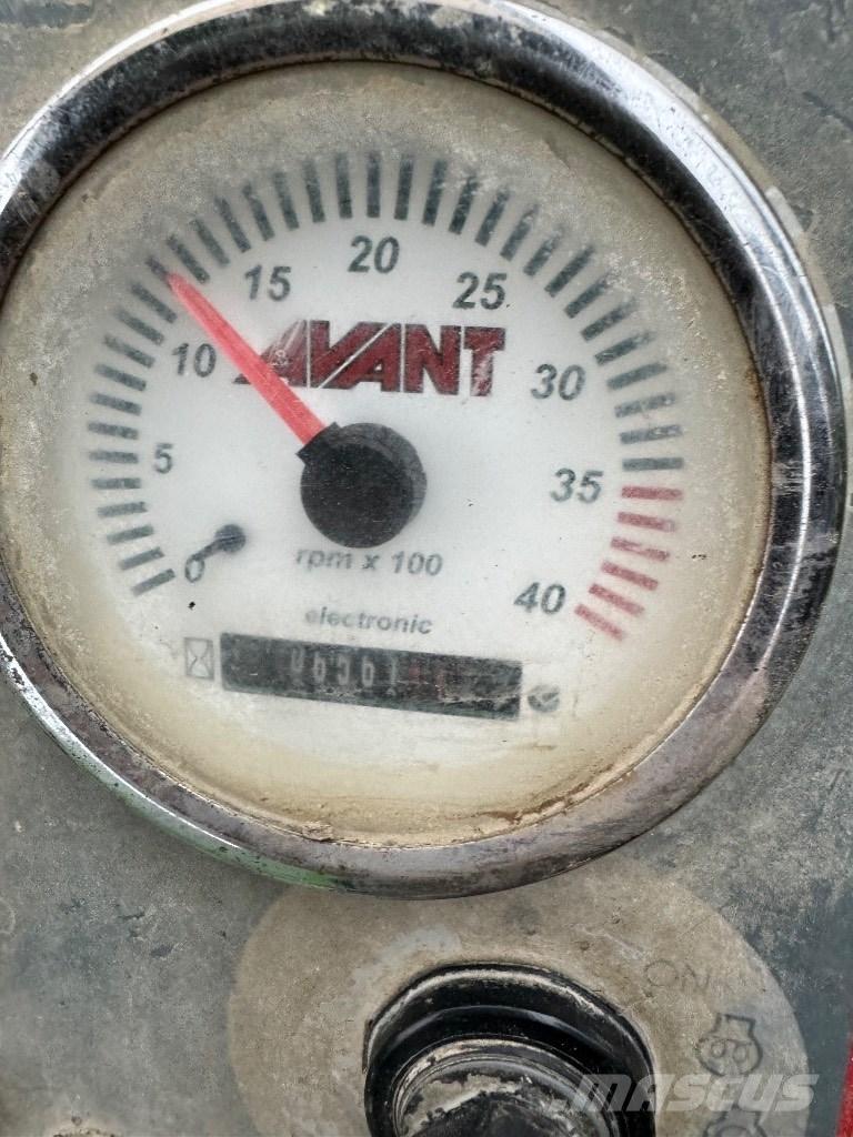 Avant 528 Knik- en schrankladers