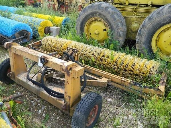  Traktora birste Veegmachines