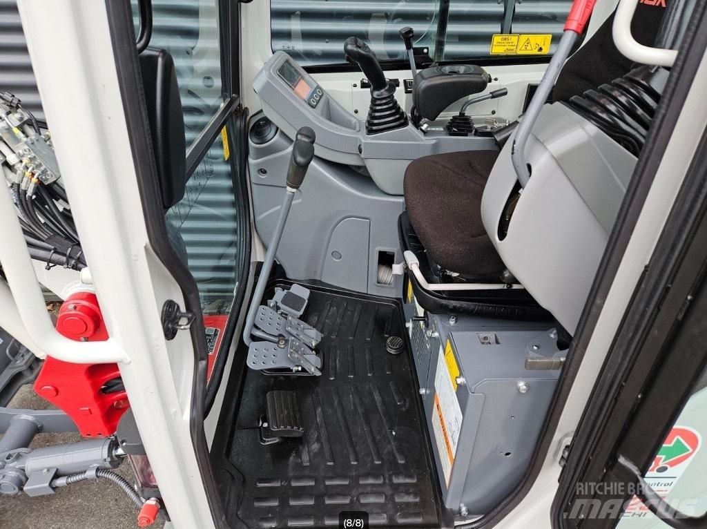 Takeuchi TB 225 Minigraafmachines < 7t