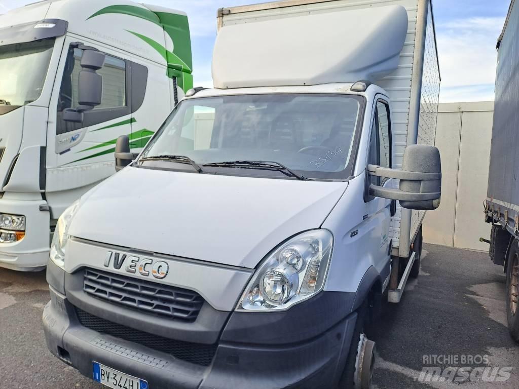 Iveco DAILY 60C17 Bakwagens met gesloten opbouw
