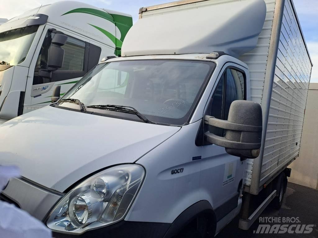 Iveco DAILY 60C17 Bakwagens met gesloten opbouw