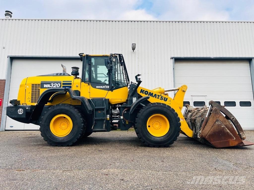Komatsu WA 320-8 Wielladers