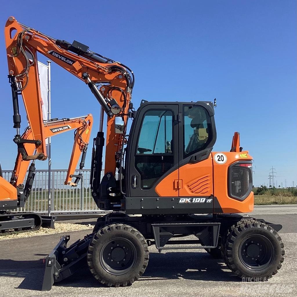 Develon DX100W-7 Wielgraafmachines