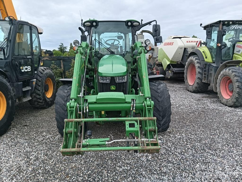 John Deere 5125 R Tractoren