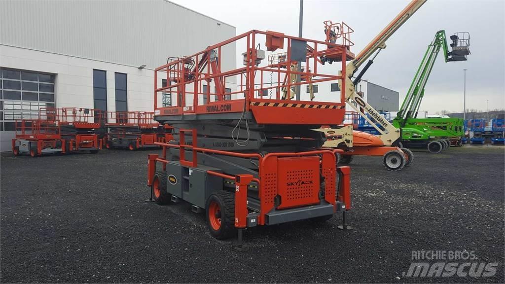 SkyJack 9250RT Schaarhoogwerkers