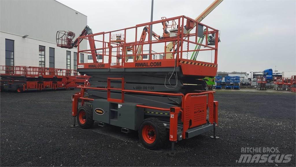 SkyJack 9250RT Schaarhoogwerkers
